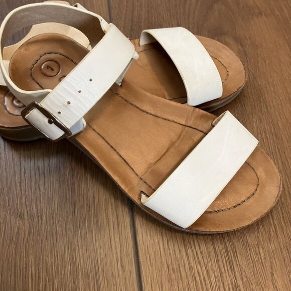 Cat & Jack Girls White - Brown Buckle-Up Sandal Size 1 - Picture 2 of 9